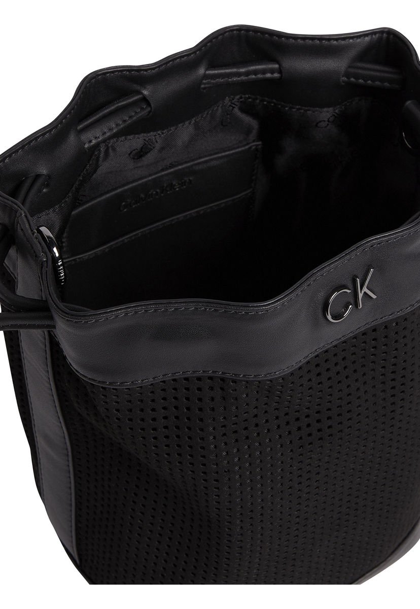 Bolso Grande Con Logo Negro Calvin Klein Compra Ahora Dafiti Chile