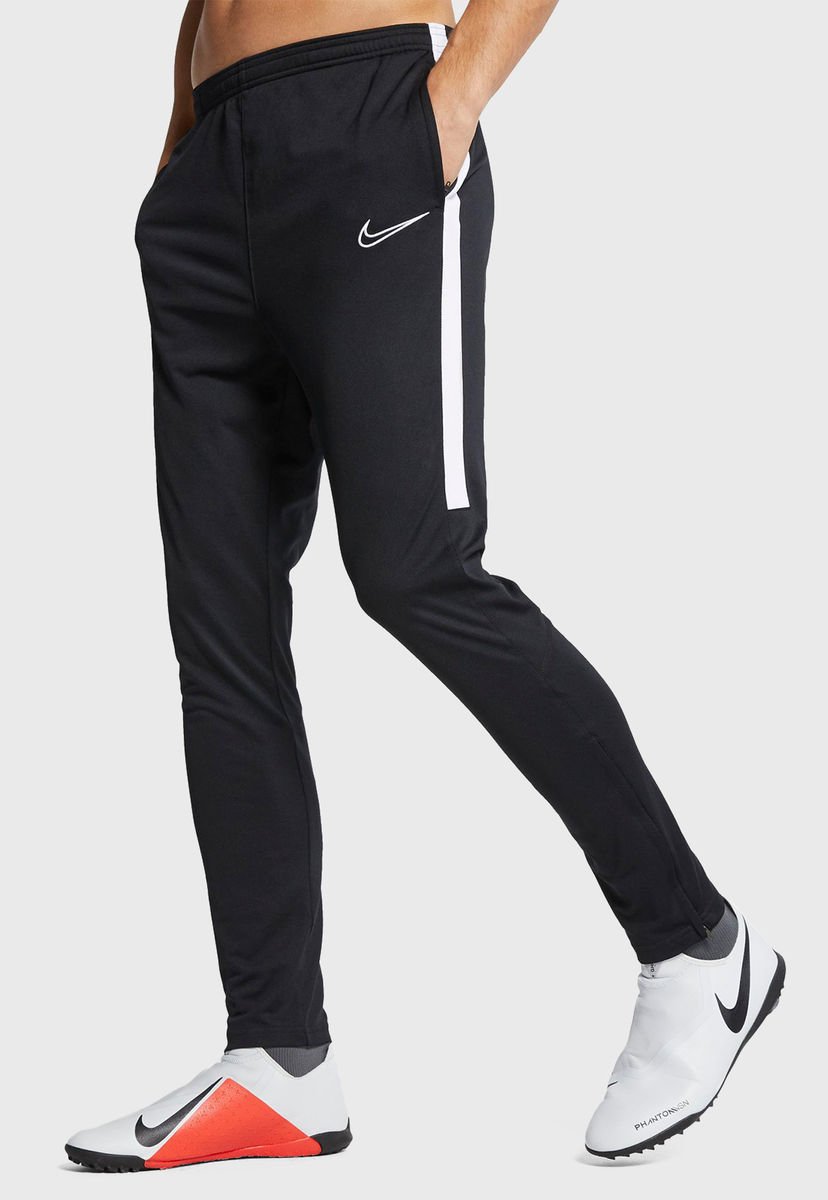 nombre de la marca etiqueta Delegación Pantalón Deportivo Nike M NK Dry ACDMY Pant KPZ Negro - Calce Ajustado -  Compra Ahora | Dafiti Chile