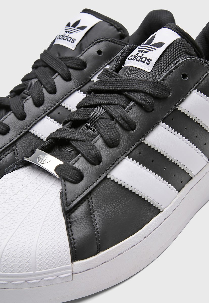 Adidas originals negras nuevas hotsell