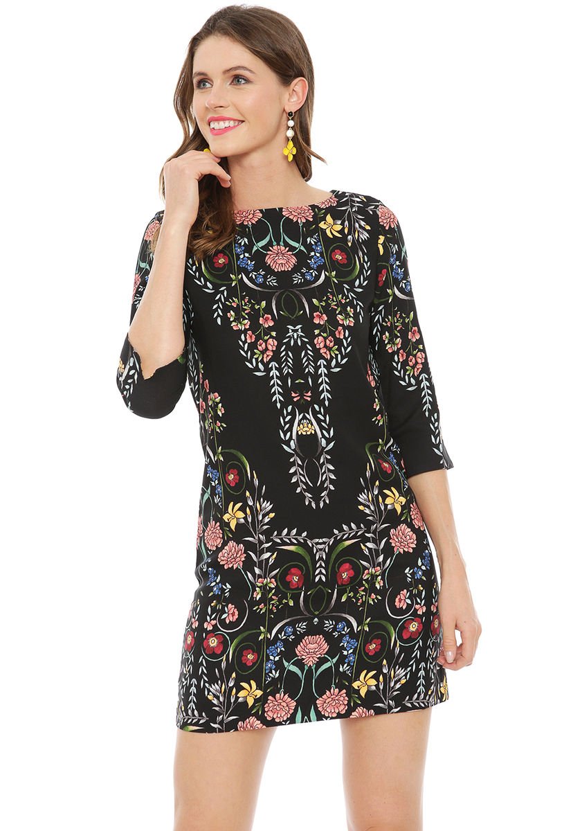 Vestido Desigual Corto Negro - Calce Regular - Compra Ahora | Dafiti Chile