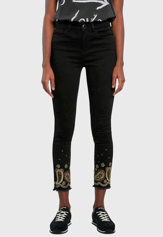 Jeans Desigual Negro  Calce Skinny Desigual